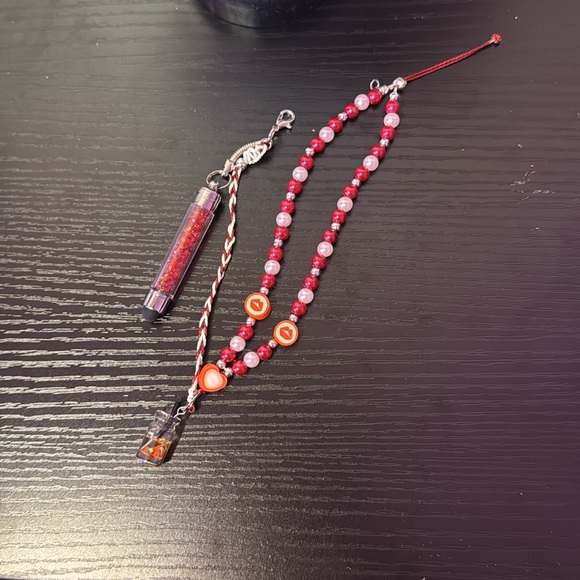 Keychain/Accessory Gift Set - Picture 5 of 6